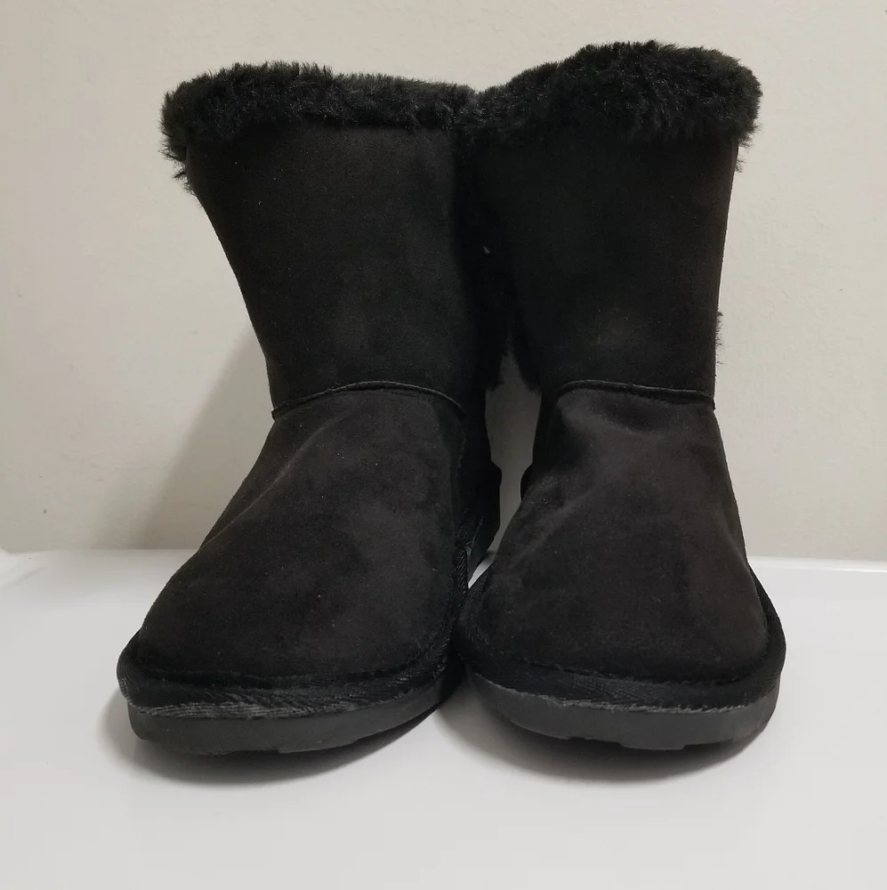 Ocean + Coast Black Faux Fur Mya Boots Kids 3M